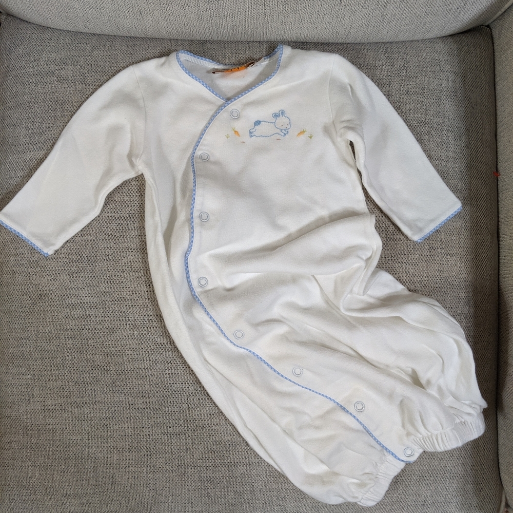 Rare like new Bunnies by the Bay gown